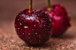 Вишня в стаканчике
